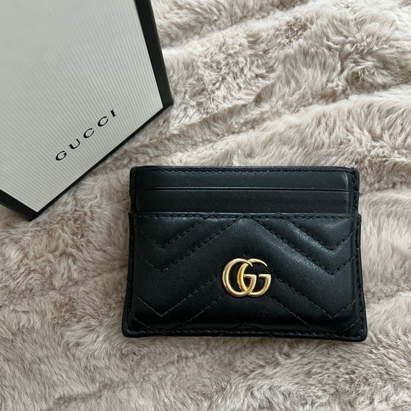 GUCCI GG MARMONT - Picture 1 of 4